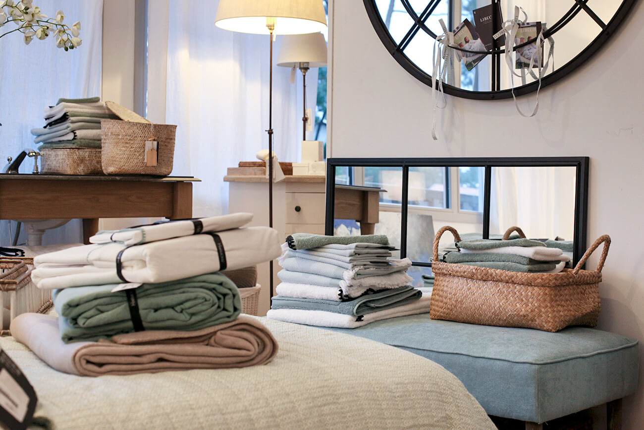 magasin-deco-grand-orme-panier-linge-maison-plaids